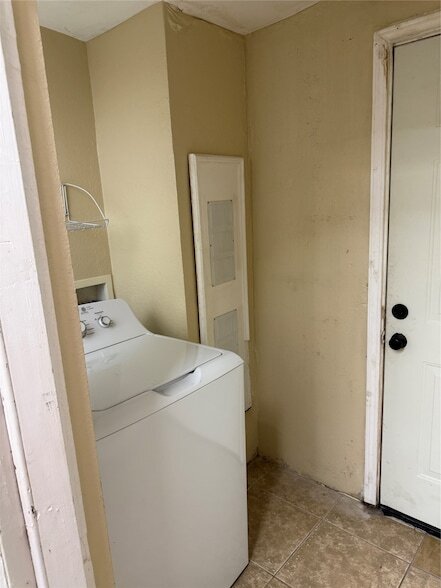 Building Photo - 5106 Jackson St