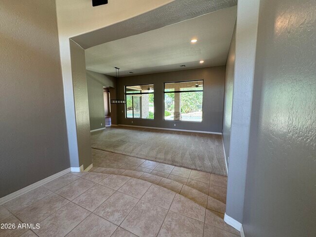 Building Photo - 3172 E Birchwood Pl