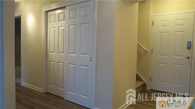 Building Photo - 28 Kensington Dr