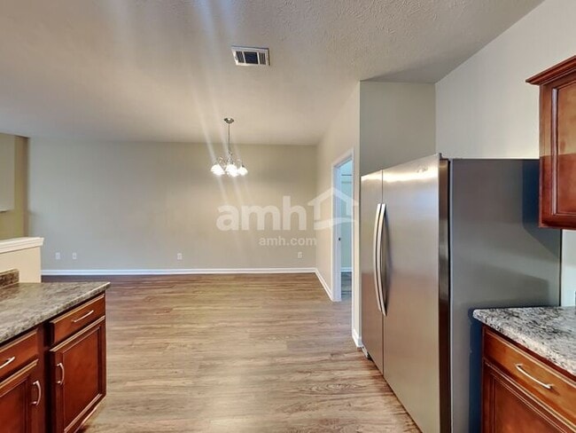 Building Photo - 40 Shady Valley Dr