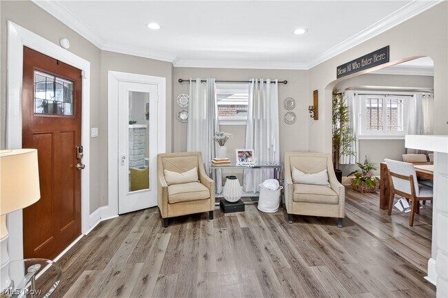 Building Photo - 10903 Parkhurst Dr