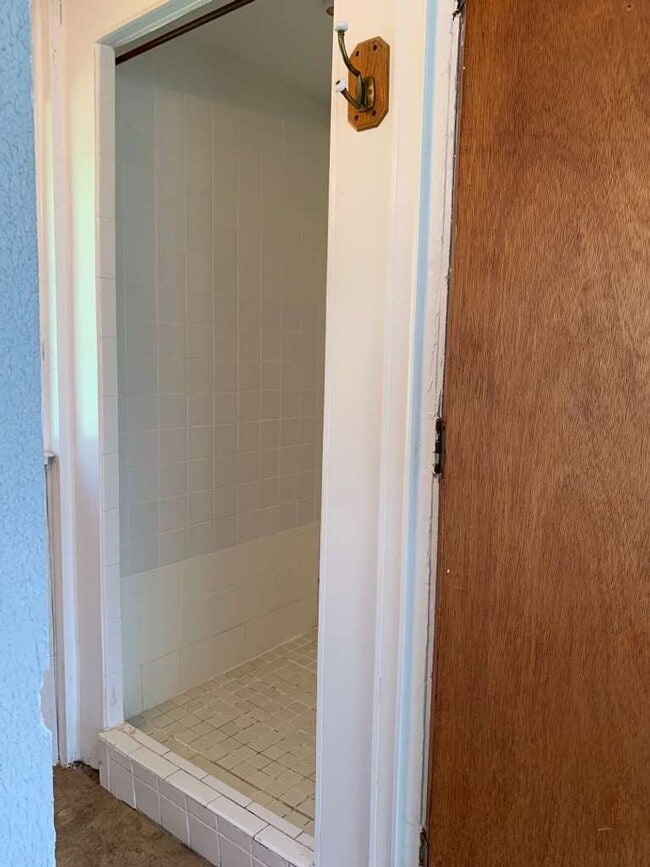 Building Photo - 3 Bedroom 2 Bath Home in Central Gulfport