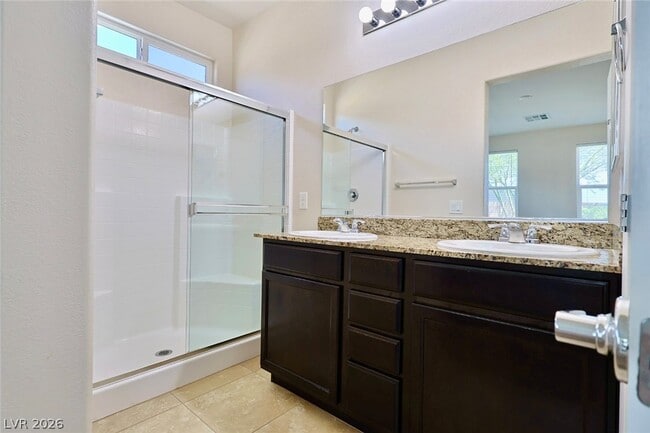 Building Photo - 2124 Del Aqua Ave