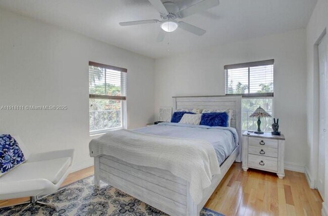 Building Photo - 601 NE 11th Ave