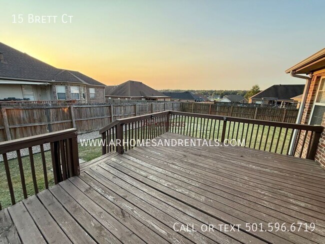 Building Photo - 15 Brett Ct