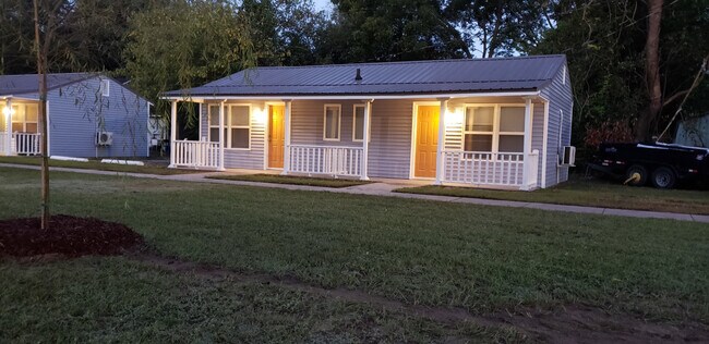 Building Photo - 1622 Colleton Ave