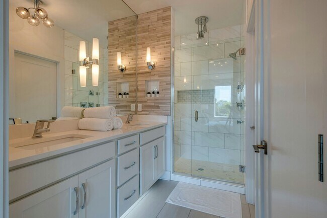 Building Photo - 102 Marshall Ct