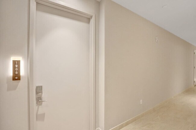 Building Photo - 3100 N Ocean Dr