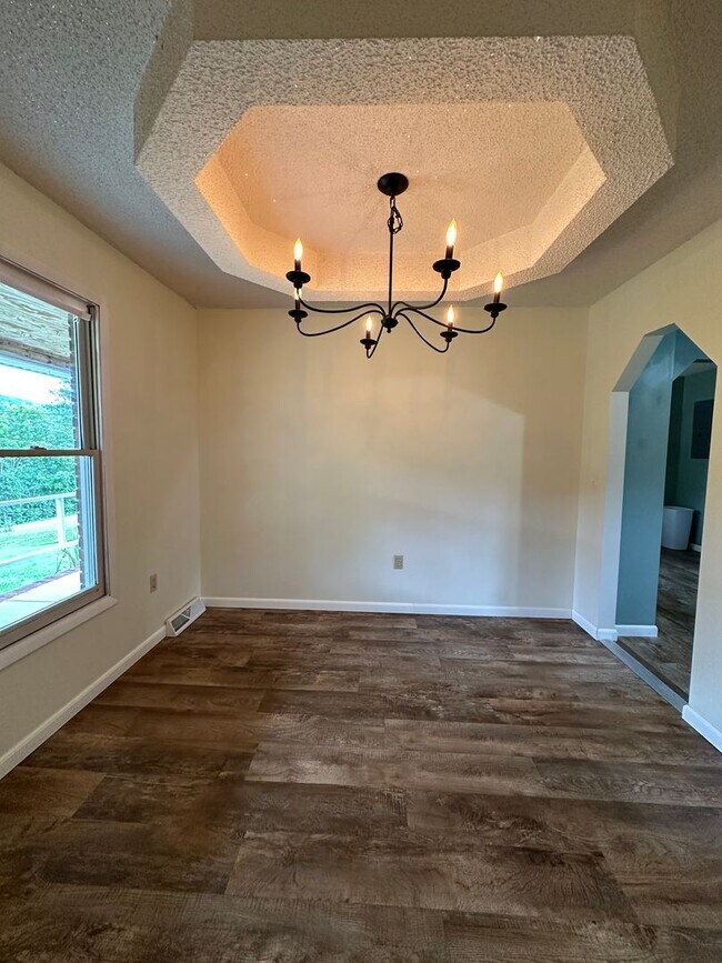 Building Photo - 3 bedroom, 2 bath house in Kingsport