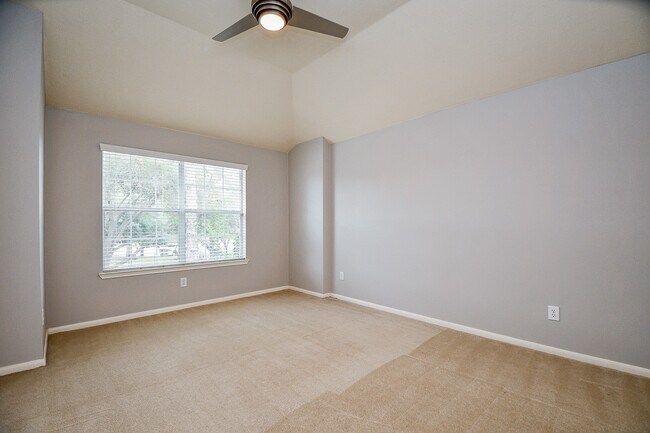 Building Photo - 16230 S Southern Stone Dr