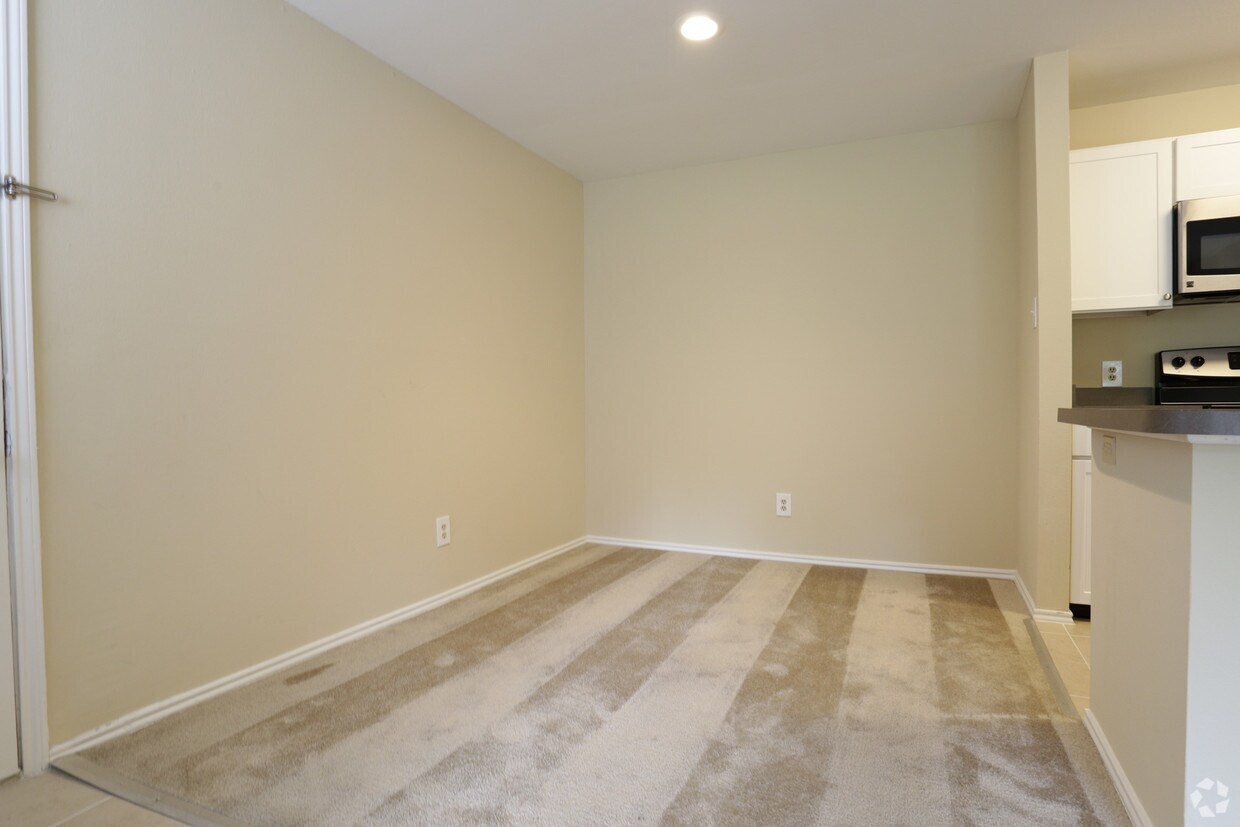 The Apartments At Pike Creek Newark