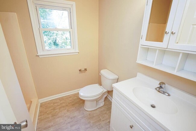 Building Photo - 5679 Anchor Pl