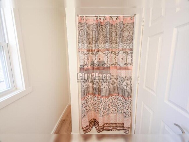 Building Photo - 227 S Dearborn St