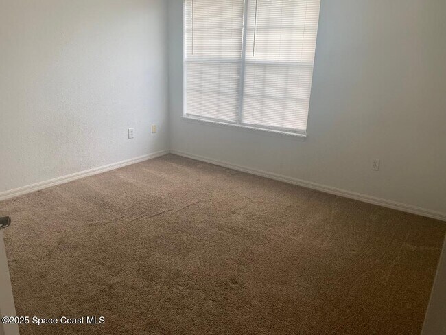 Building Photo - 105 Colibri Way