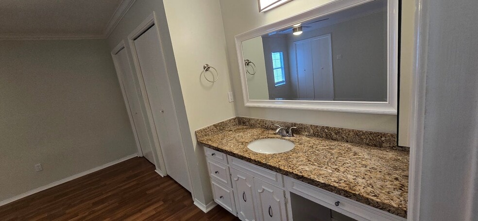 Building Photo - 1827 Highland Park Ave