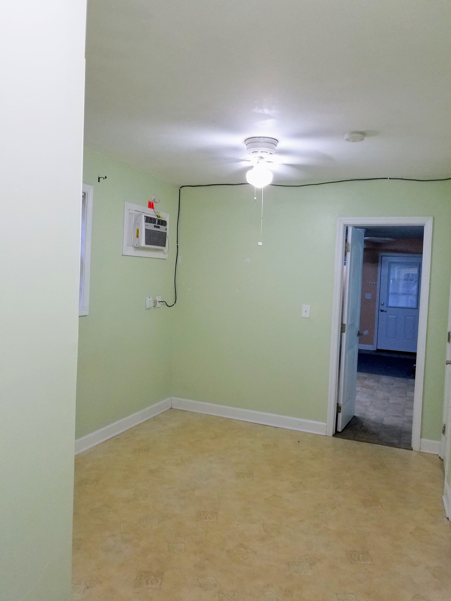 Building Photo - 2880 Edenvale Rd