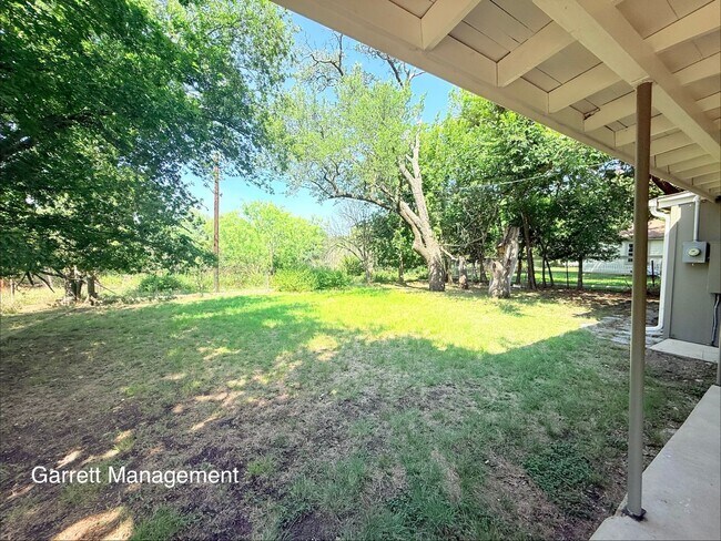 Building Photo - Beautiful 2/1 House for Rent in Lampasas, TX