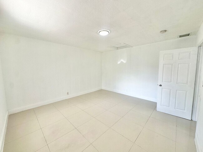 Building Photo - 1497 NE 118th Terrace