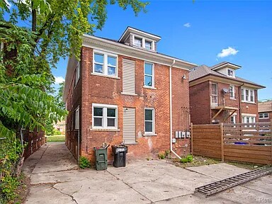 Building Photo - 2509 Gladstone St