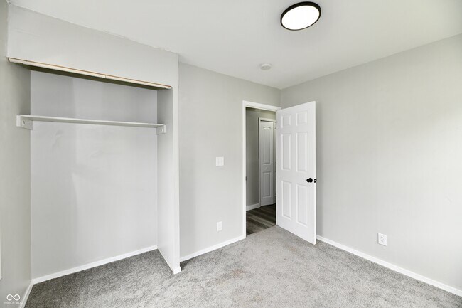 Building Photo - 3550 Eisenhower Dr