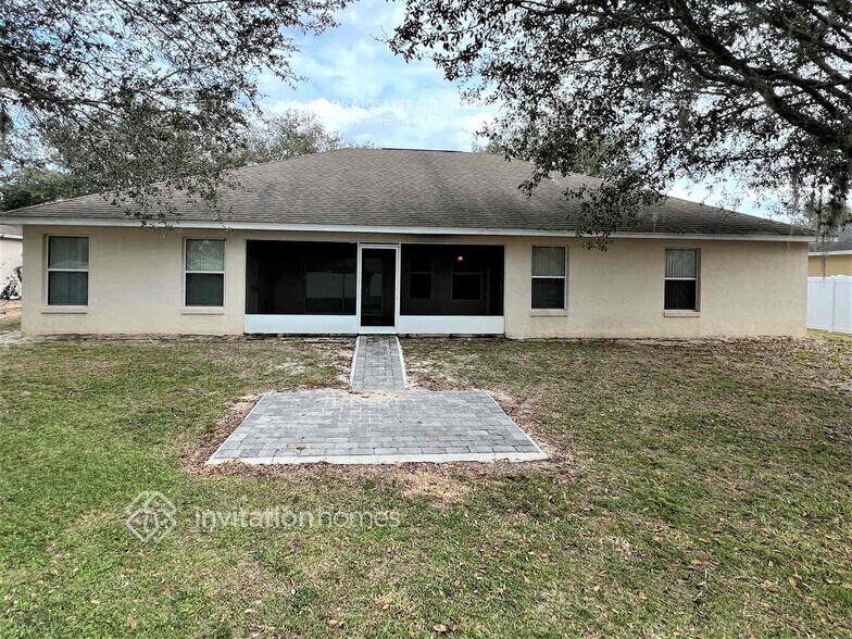 Building Photo - 2008 Meadowside Dr