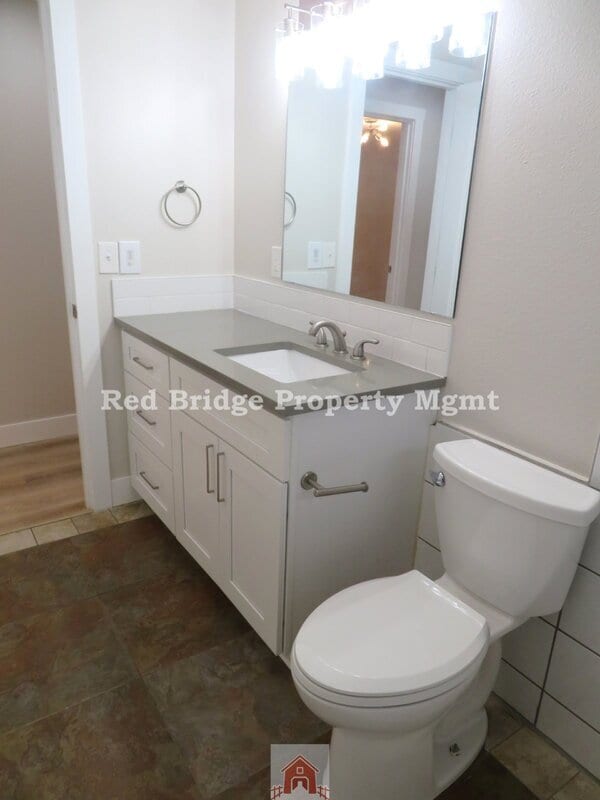 Building Photo - 4580 SW 196th Ave