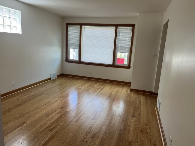 Building Photo - 2247 N 75th Ave