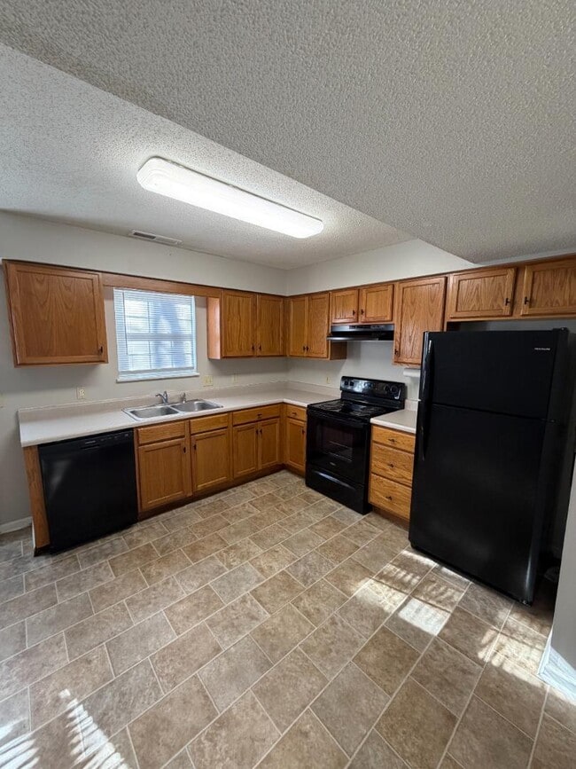 Building Photo - 506 Nickman Rd