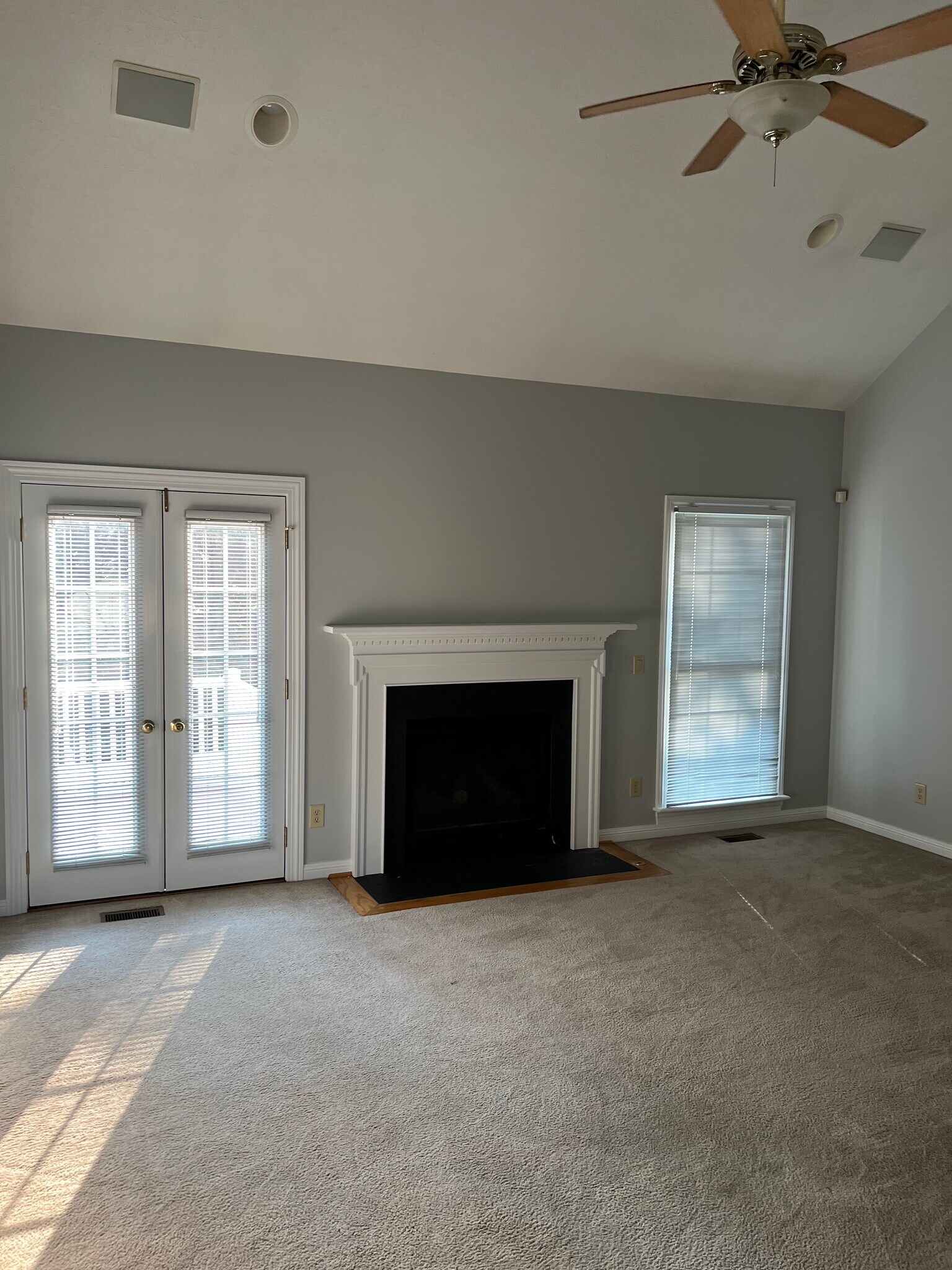 Building Photo - 155 Chelsea Cir