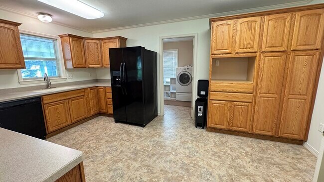 Building Photo - 2706 Jersey St