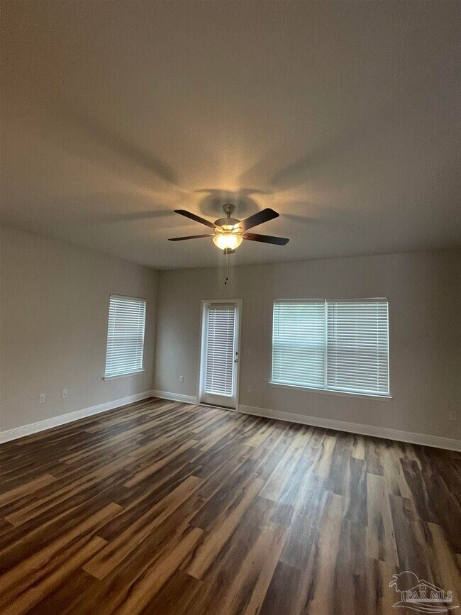 Building Photo - 384 Hilburn Ln