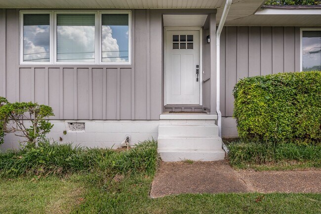 Building Photo - Fall '24 - Close to campus - 3 bed/2 bath ...