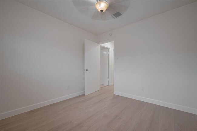 Building Photo - 16250 Rancho Blanco Dr