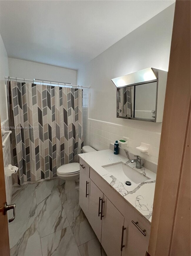 Building Photo - 75 NE 186th Terrace