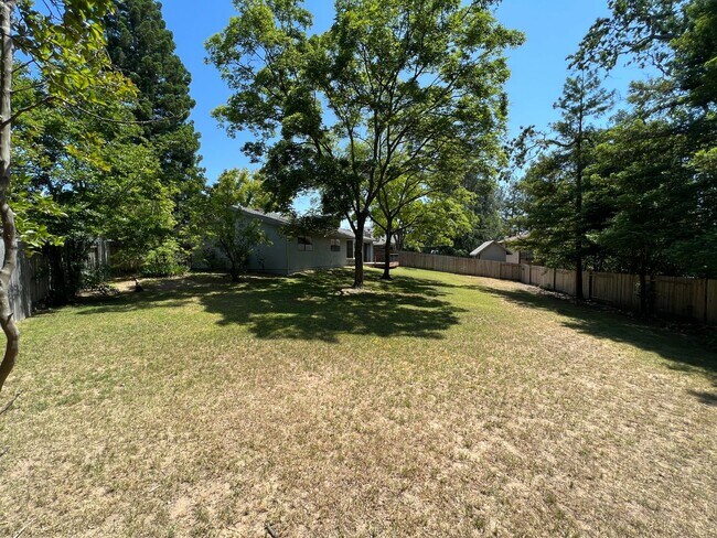 Building Photo - 8654 Thelen Ct