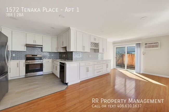 Building Photo - 1572 Tenaka Pl