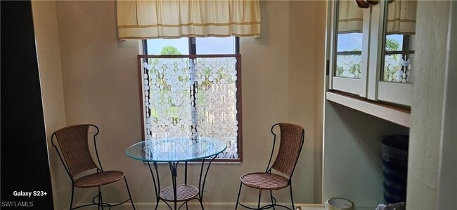 Building Photo - 15140 Riverbend Blvd