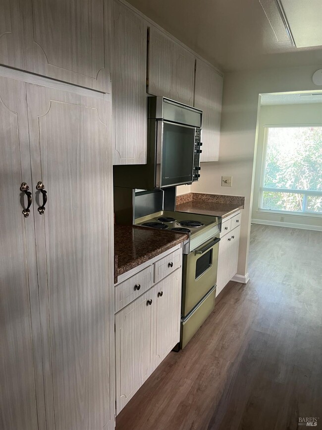 Building Photo - 341 Rockgreen Pl