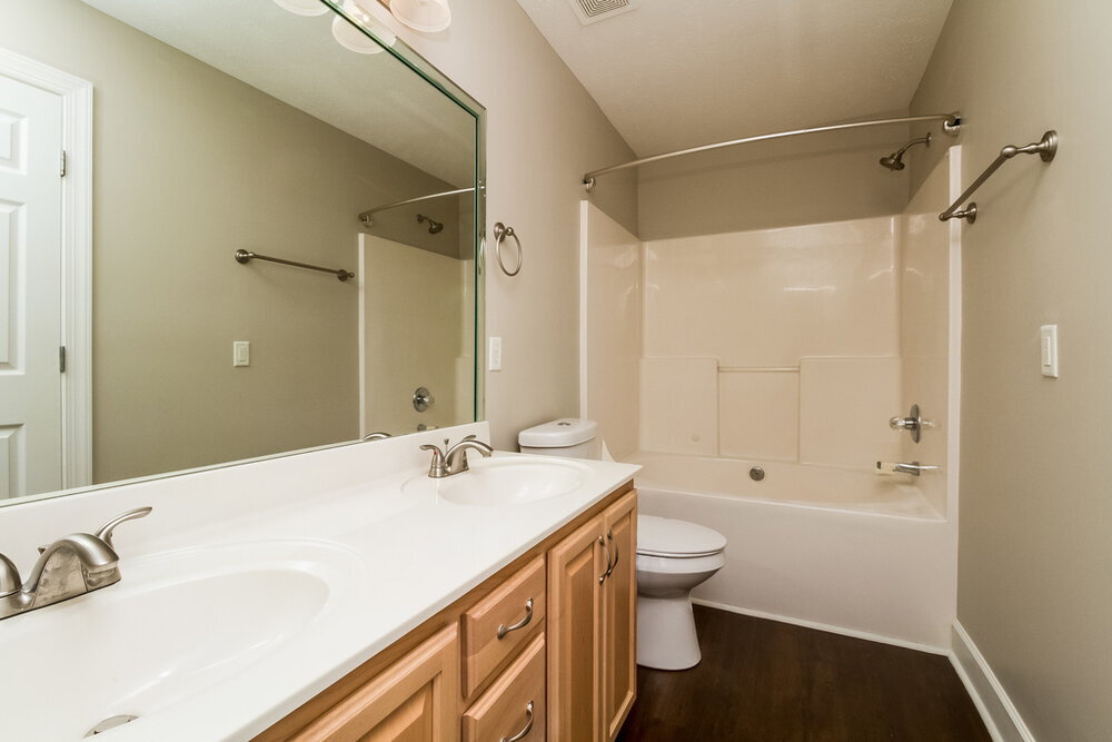 Building Photo - 1636 Bridgecrest Dr