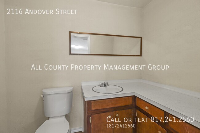 Building Photo - 2116 Andover St