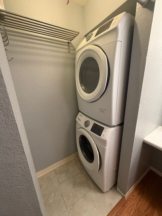Building Photo - 1200 S Riordan Ranch St