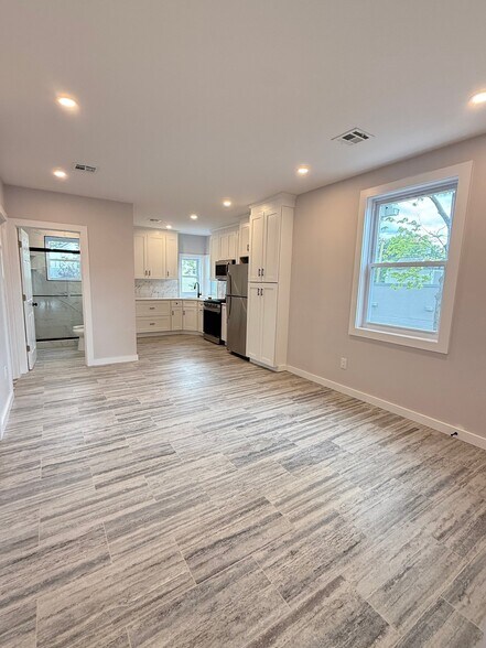 Building Photo - 182 Belmont Ave
