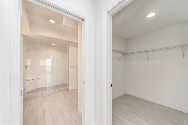 Building Photo - 125 Island Way