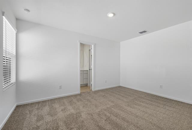 Building Photo - 924 Blue Heron Dr