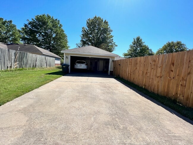 Building Photo - 5722 W Legacy St