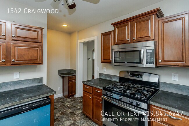 Building Photo - 1542 Craigwood-