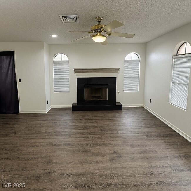 Building Photo - 4050 Luzon Way