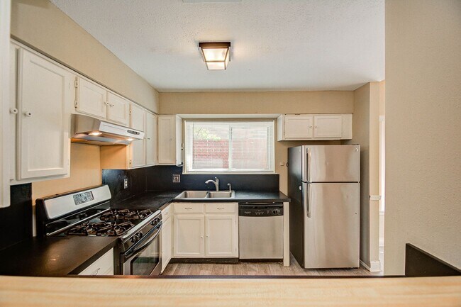 Building Photo - Spacious one story home on a corner lot!