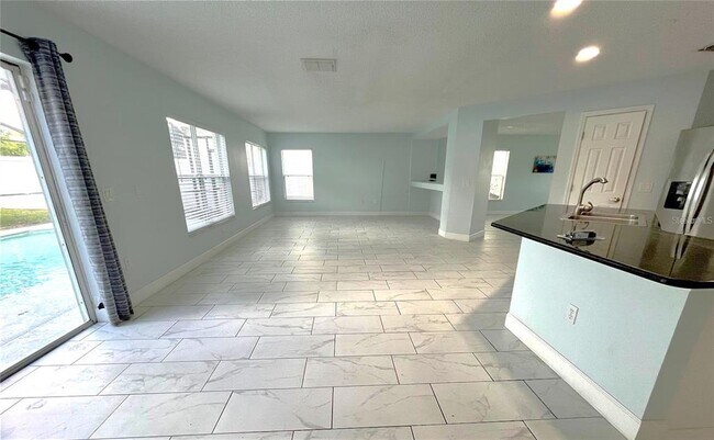 Building Photo - 642 Elderberry Dr