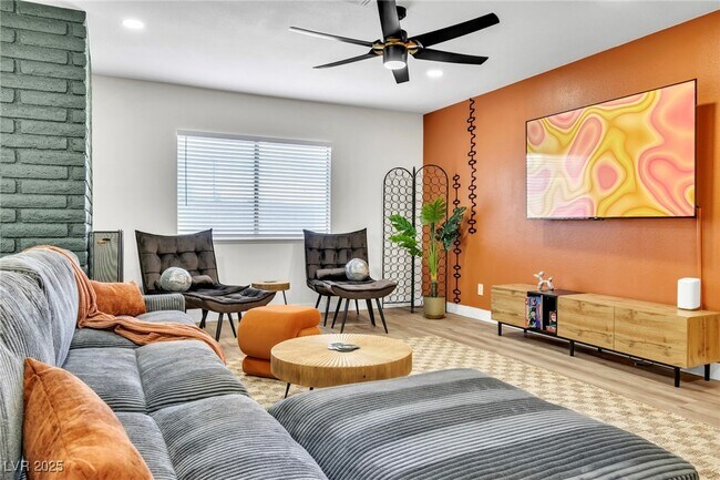 Building Photo - 425 Golden Valley Dr